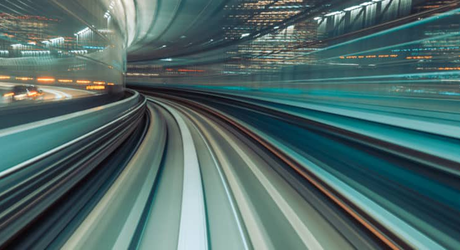 고속도로의 흐릿한 불빛 