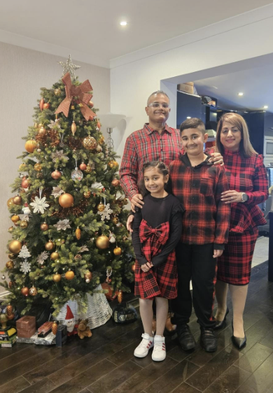 크리스마스를 보내는 가족 